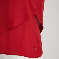 Blusa Escote V con Capas Rojo