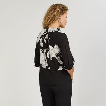 Blusa Twin Set con Tapado y Collar Negro