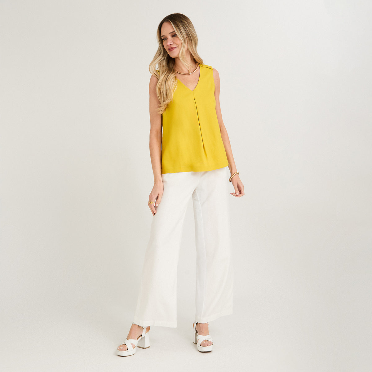 Blusa sin Mangas con Aplicación en Hombros Amarillo