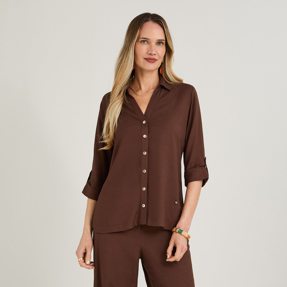 Blusa de Lino Cuello Camisero con Botones Café