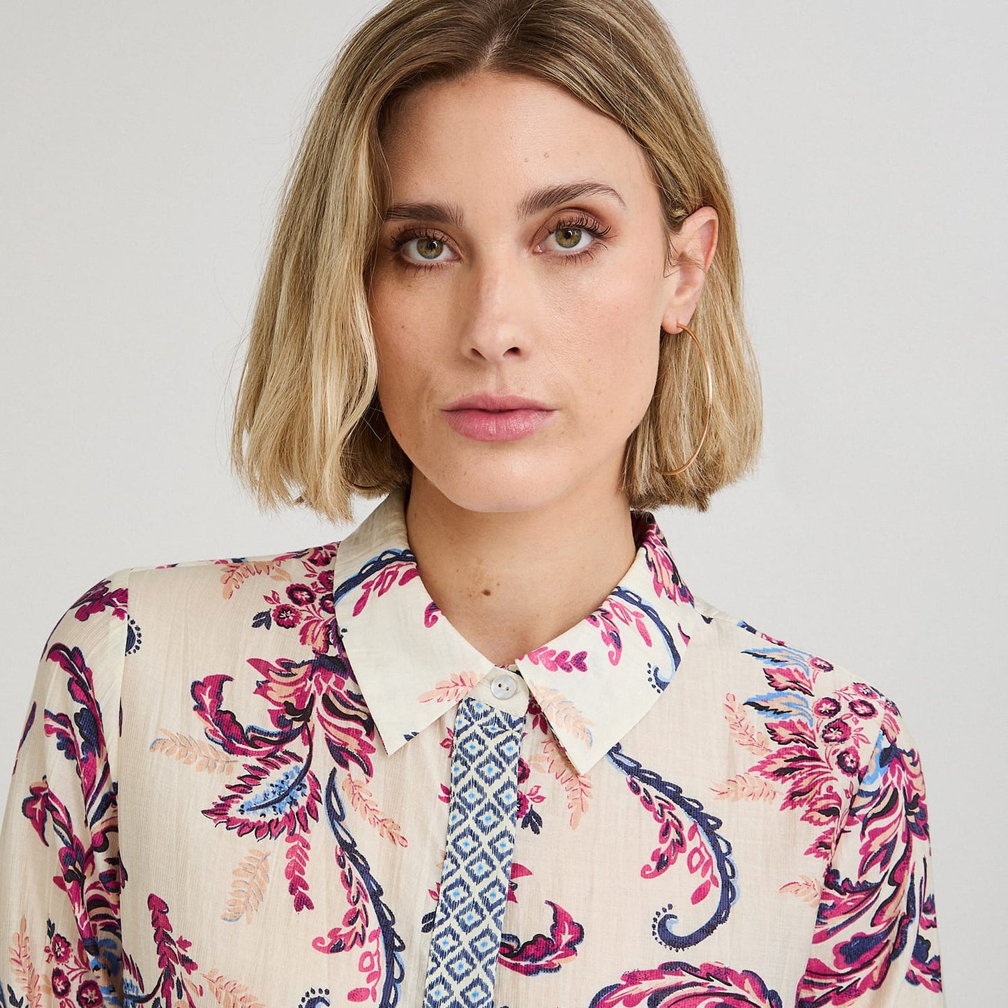 Blusa Manga Larga Estampada con Botones Magenta