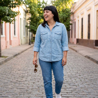 Blusa de Lyocell con Bolsillos Celeste lifestyle