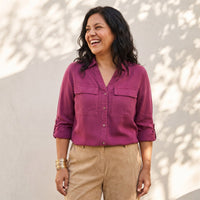 Blusa de Lyocell con Bolsillos Morado lifestyle