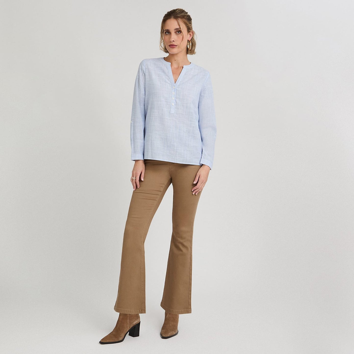 Blusa Look Lino Manga Roll Up Escote Mao Celeste