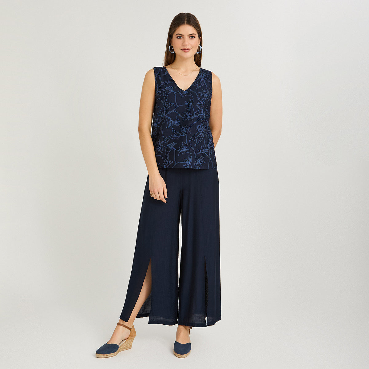 Blusa sin Mangas Look Bordado Azul