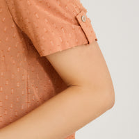 Blusa Manga Corta Plumeti Terracota