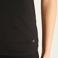 Peto Negro de Calce Ajustado