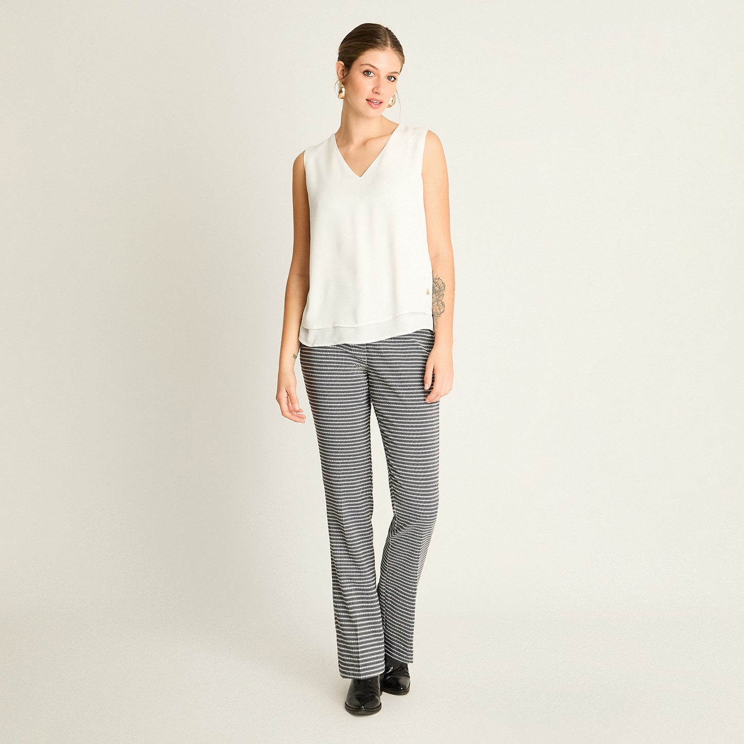 Blusa Crudo Escote V con Doble Capa