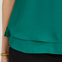 Blusa Sin Mangas con Capa Verde