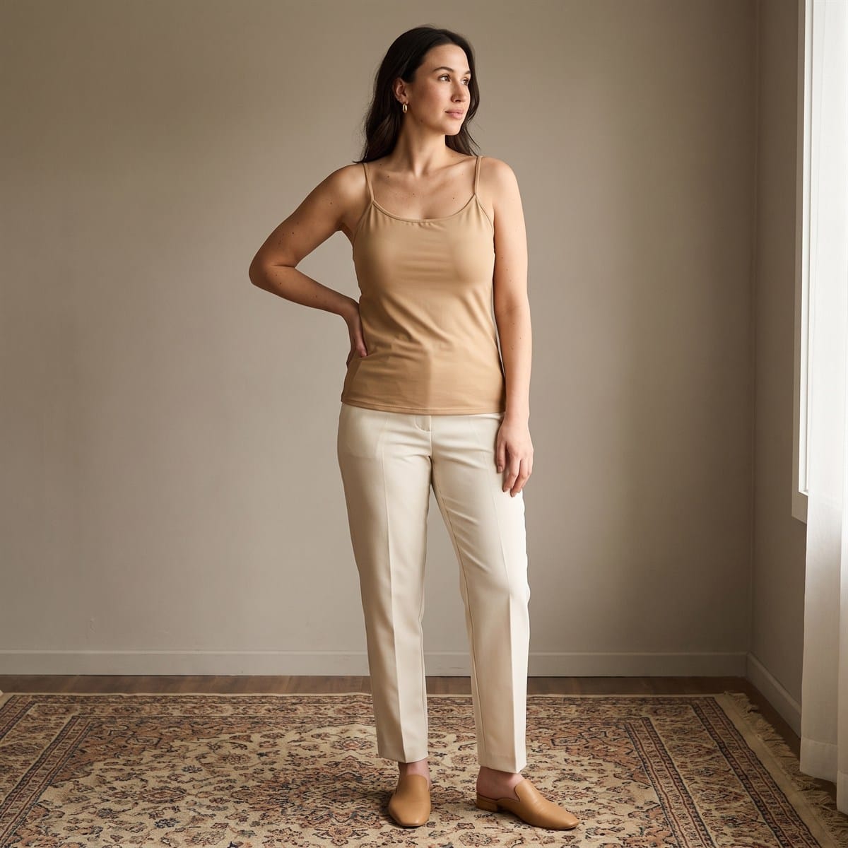 Peto Camel Básico de Tirantes con Elasticidad Media lifestyle