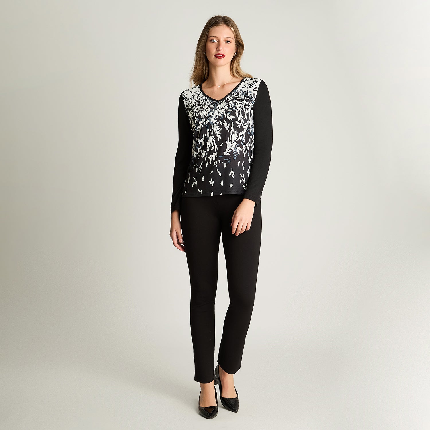 Polera Tejida Escote V Estampada Negro Lorenzo Di Pontti