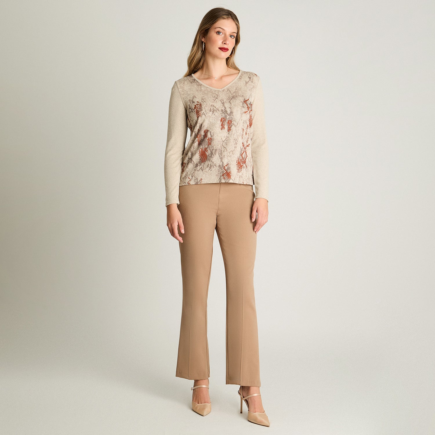 Polera Tejida Escote V Estampada Beige Lorenzo Di Pontti