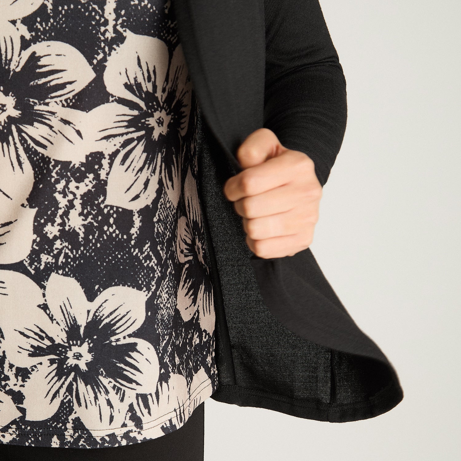Polera Tejida Twin Set Con Capa Negro Lorenzo Di Pontti