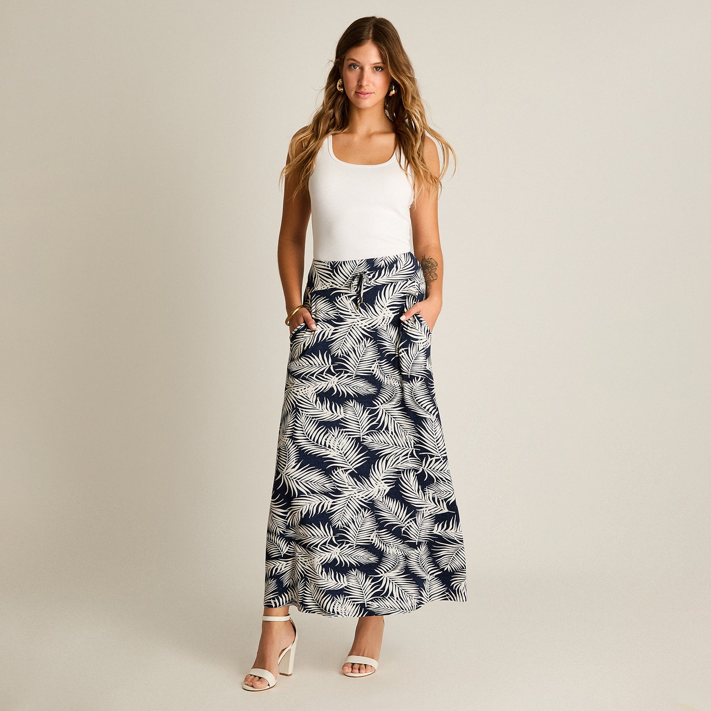 Falda Azul Midi Elasticidad Media Calce Normal