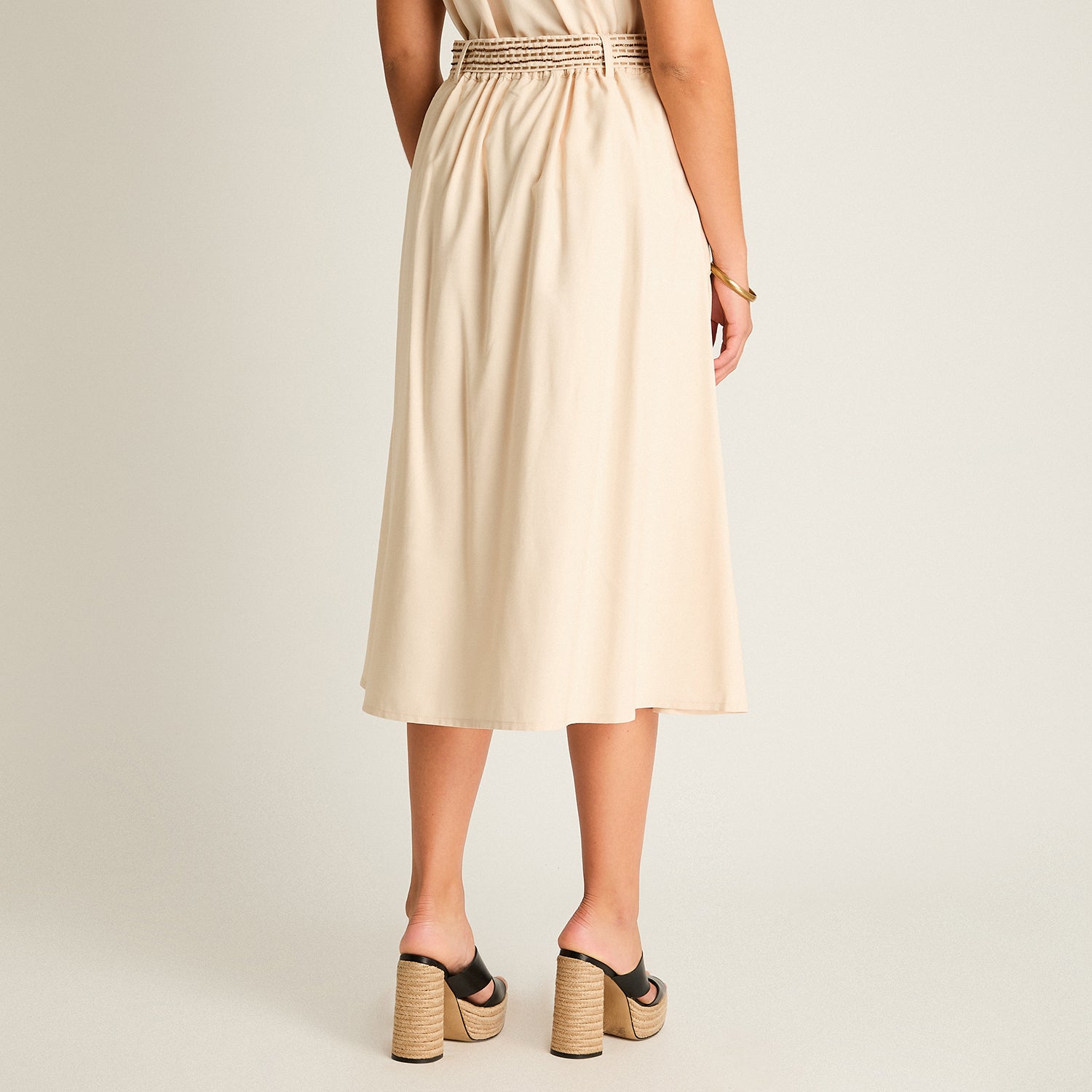 Falda Arena Midi No Elasticado Calce Normal