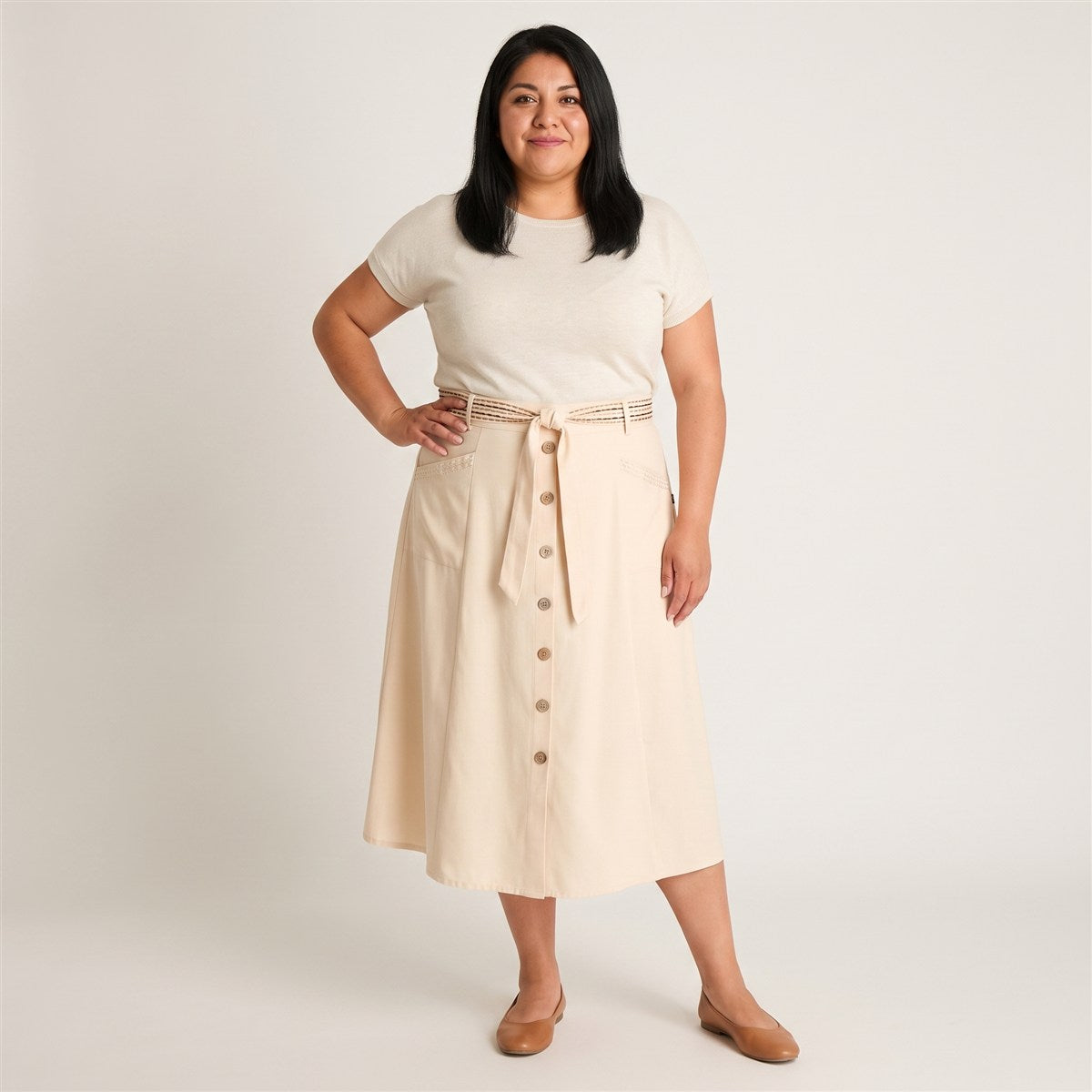 Falda Arena Midi No Elastizado Calce Normal en modelo plus size