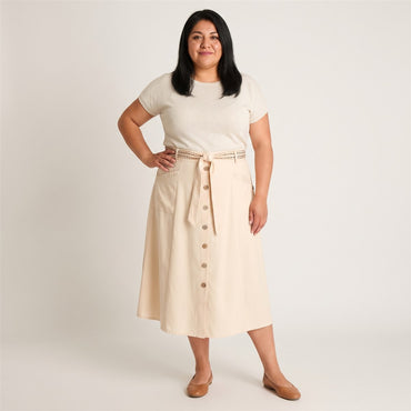 Falda Arena Midi No Elastizado Calce Normal en modelo plus size