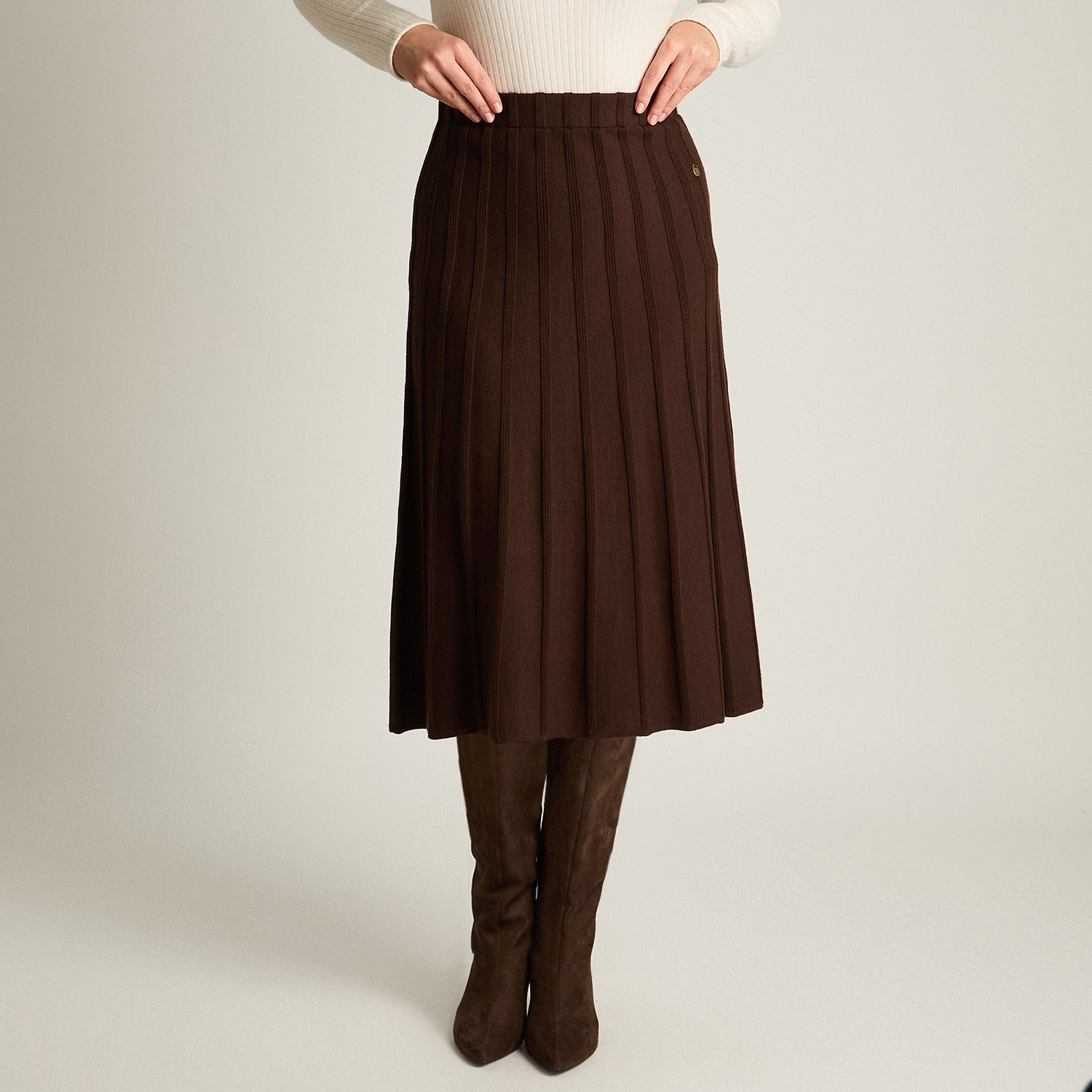 Falda Cafe Elasticidad Media Sin Forro Calce Holgado Tela Tejido