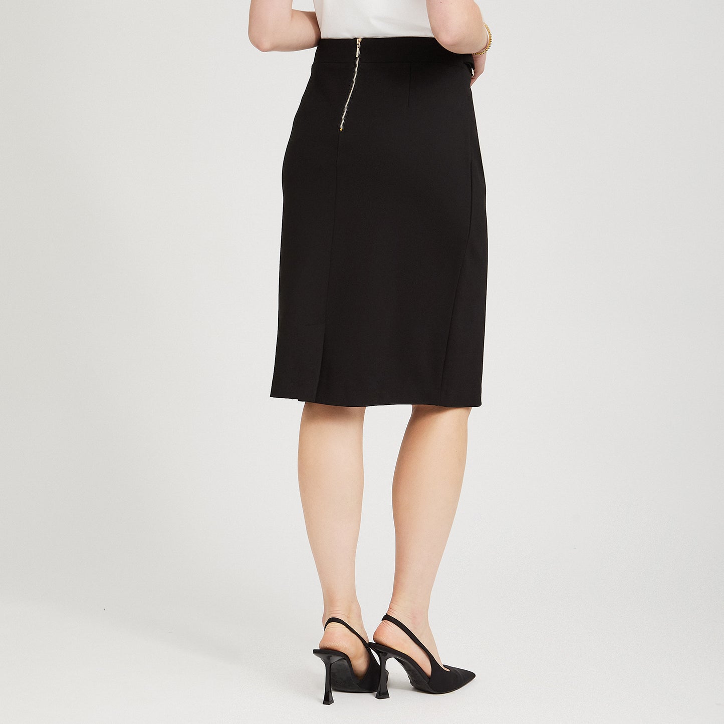Falda Elasticada con Aplicación en Pretina Negro