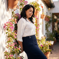 Falda Elasticada con Aplicación en Pretina Azul lifestyle