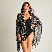 Salida de Playa Negra Estilo Animal Print