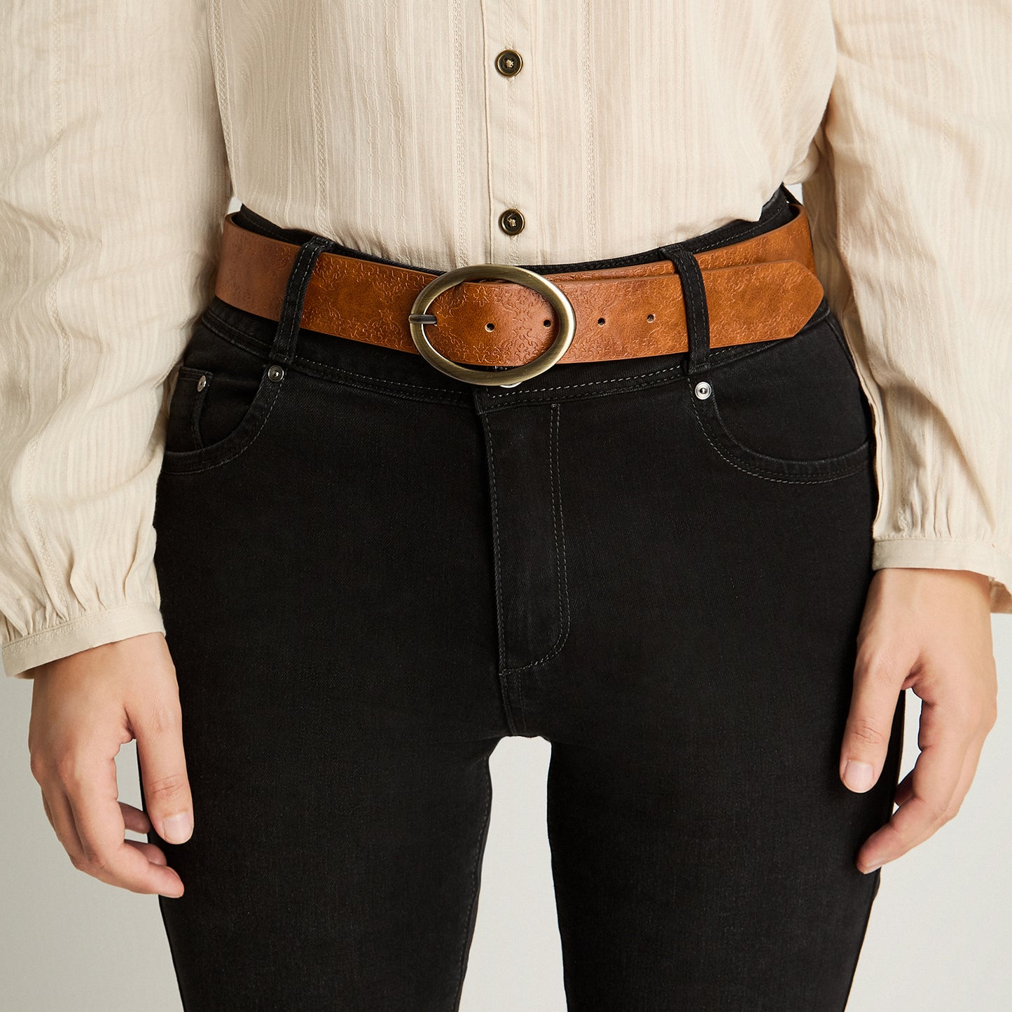 Cinturón Con Stitch Decorativo Camel Curvi