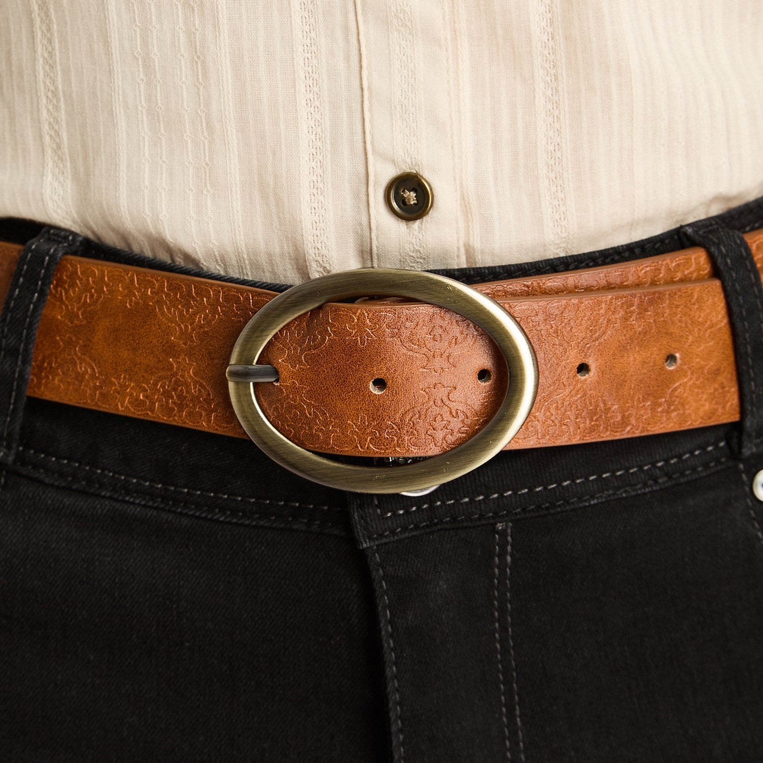 Cinturón Con Stitch Decorativo Camel Curvi