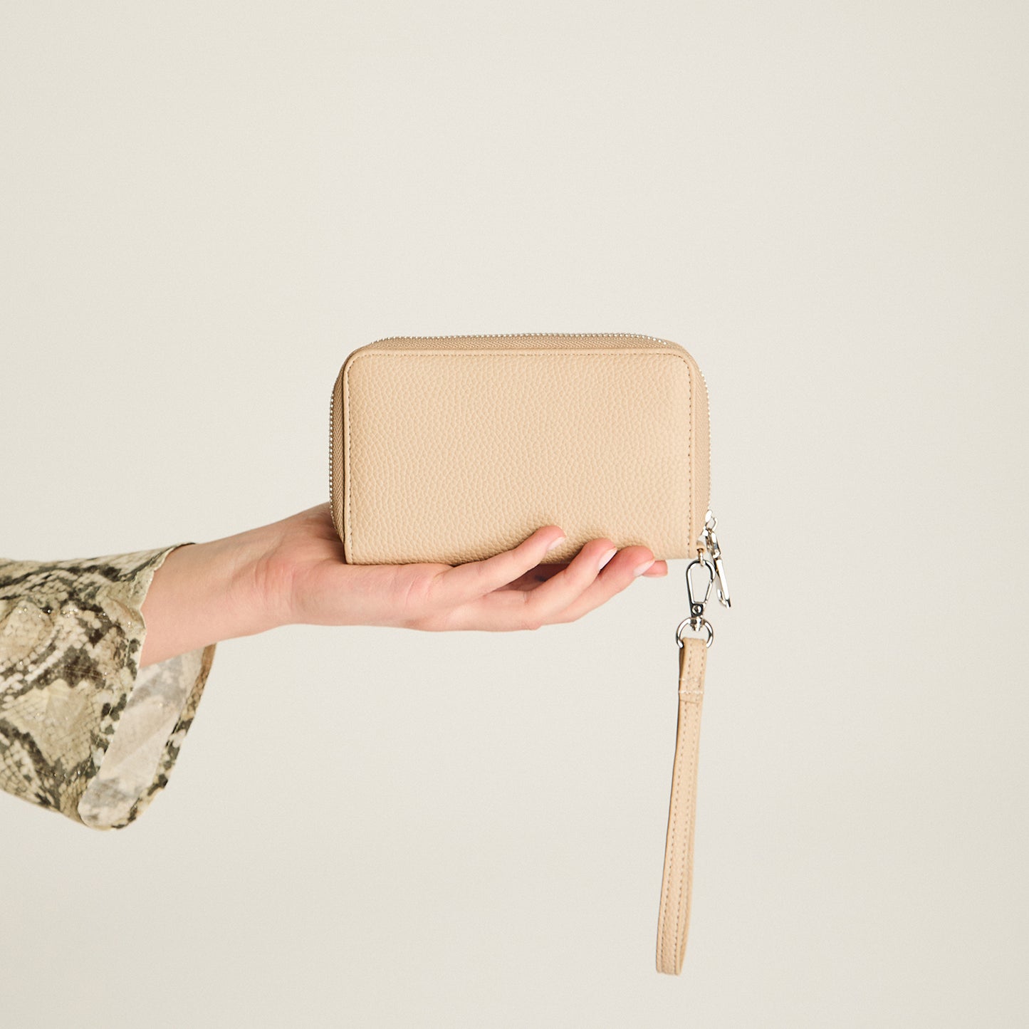 Billetera Camel con Cierre y Correa