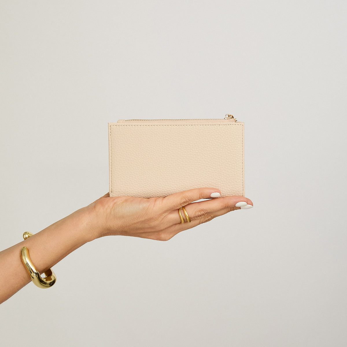 Billetera con Cierre y Aplicación Beige