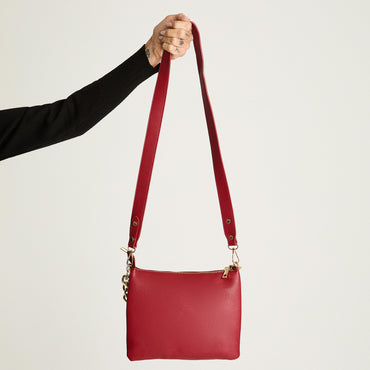 Cartera Triple Con Strap De Pu Y Cadena Rojo Lorenzo Di Pontti