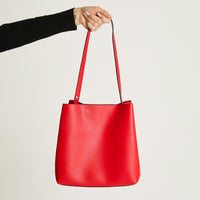 Cartera Rigida Con Un Strap Rojo Lorenzo Di Pontti