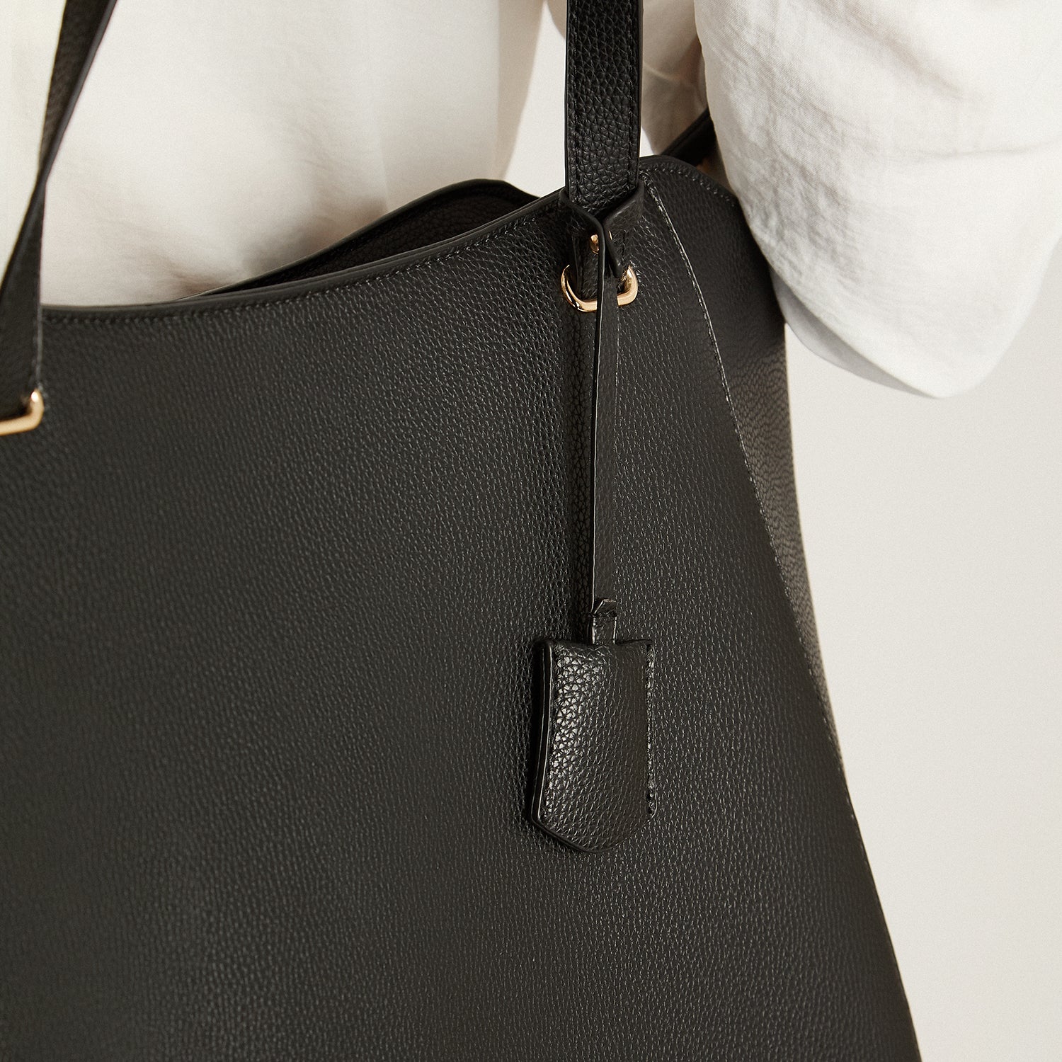 Cartera Negro Elasticidad Nula Con Forro Calce Normal Tela Eco Cuero