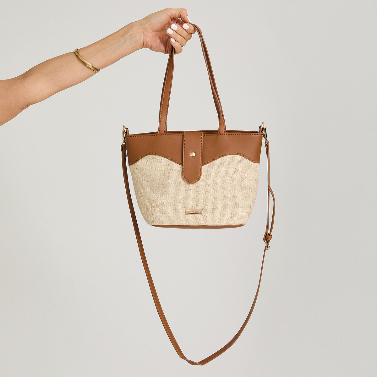 Cartera de Raffia con Pu Contraste Crudo