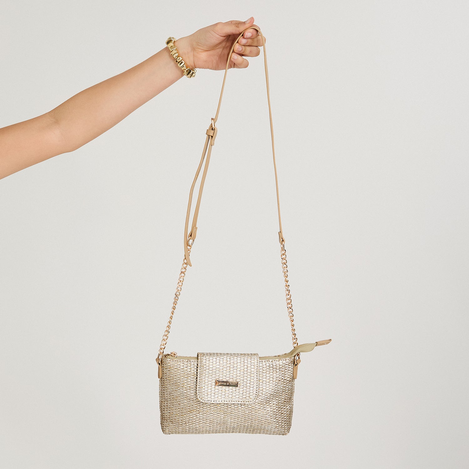 Cartera Bandolera de Raffia Metalizada Beige