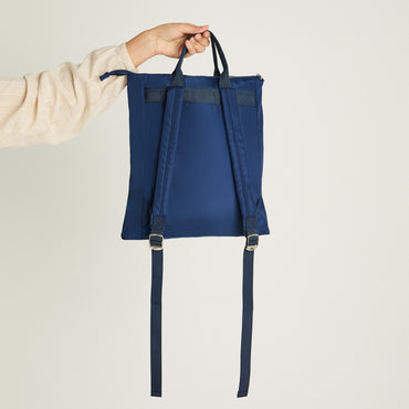 Mochila Con Bolsillo Frontal Azul Curvi