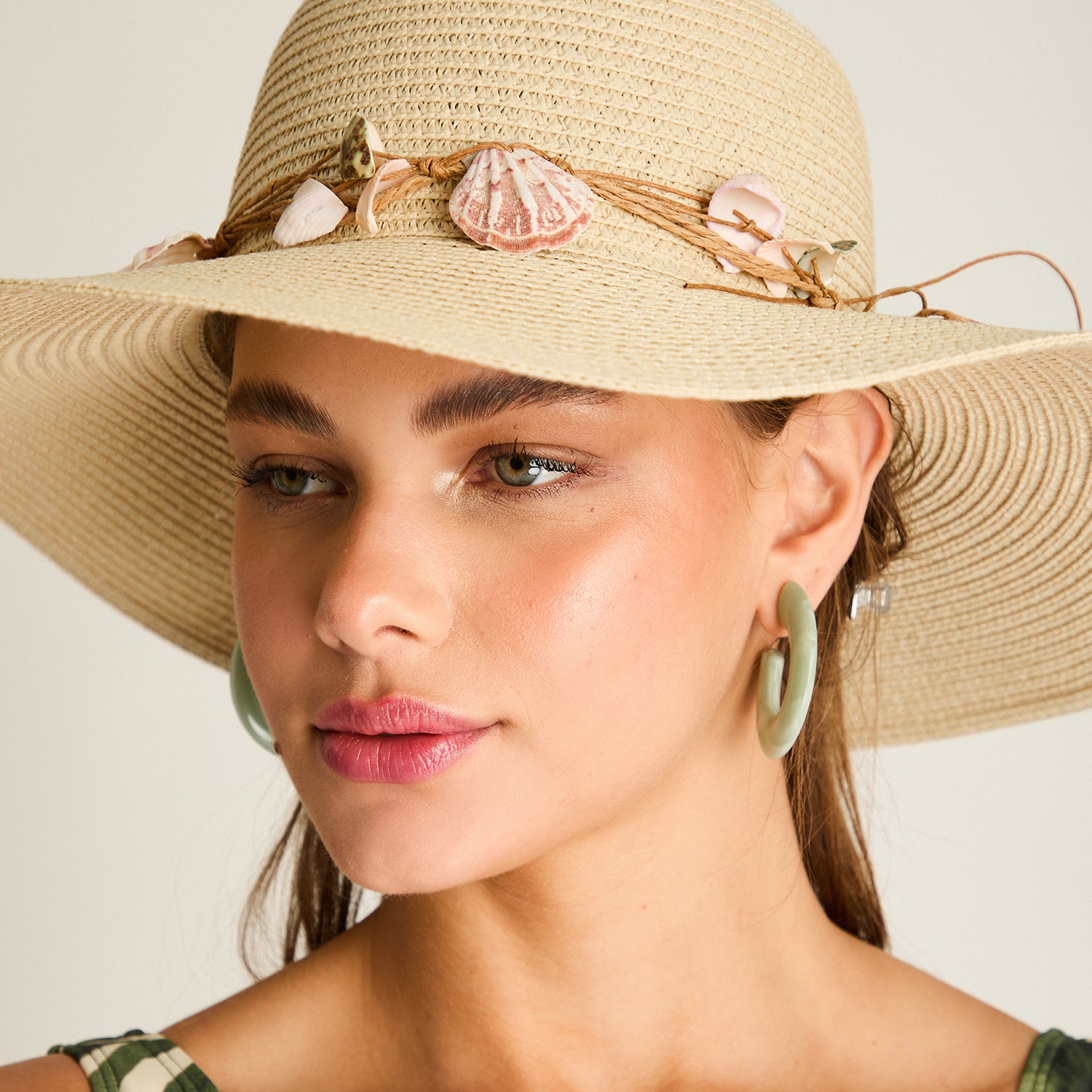 Sombrero Beige No Elasticado Calce Normal