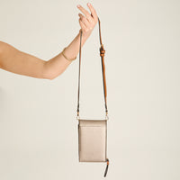 Porta Celular Dorado