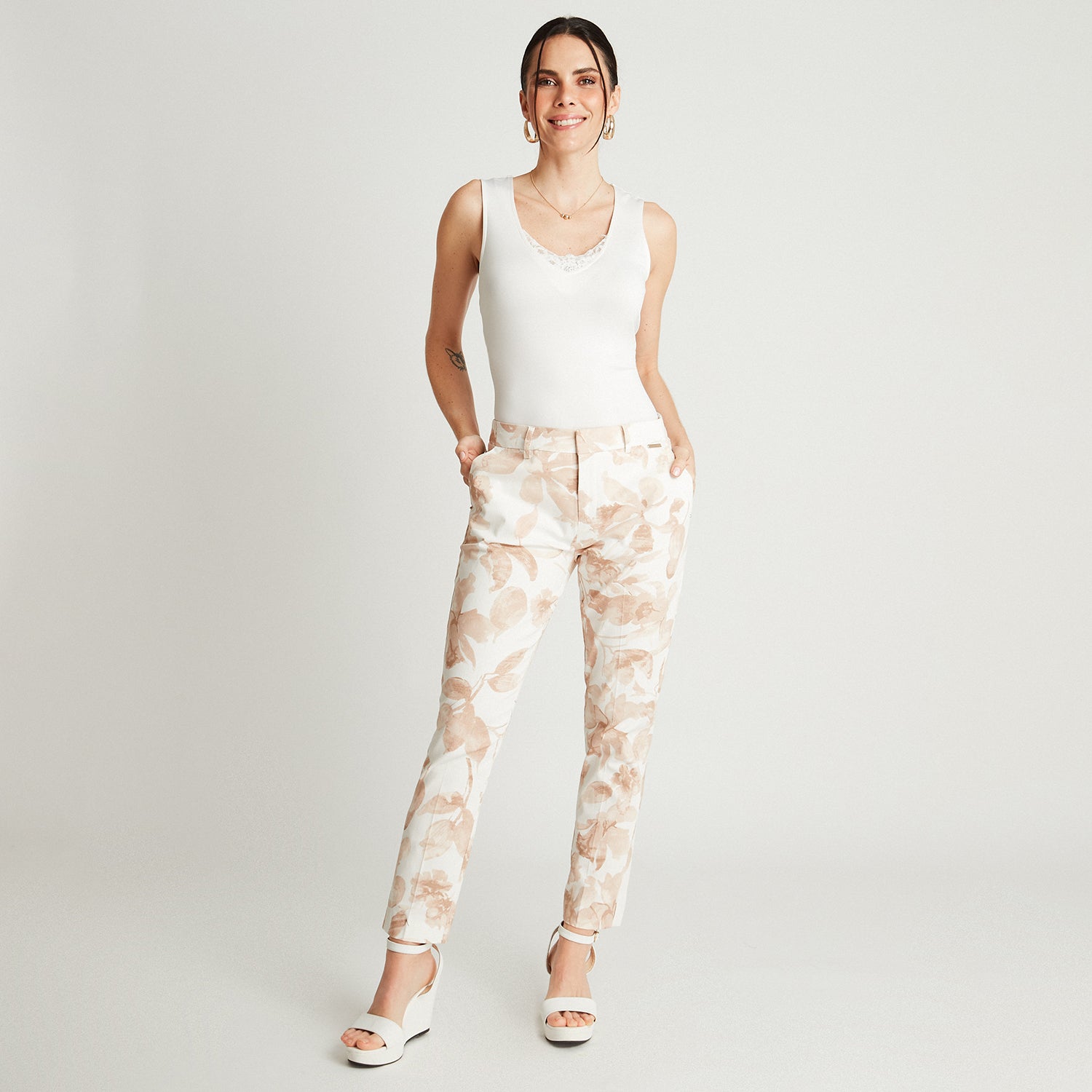 Pantalón Crop Beige Estampado