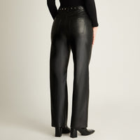 Pantalón De Pu Recto Con Tachas En Pretina Negro