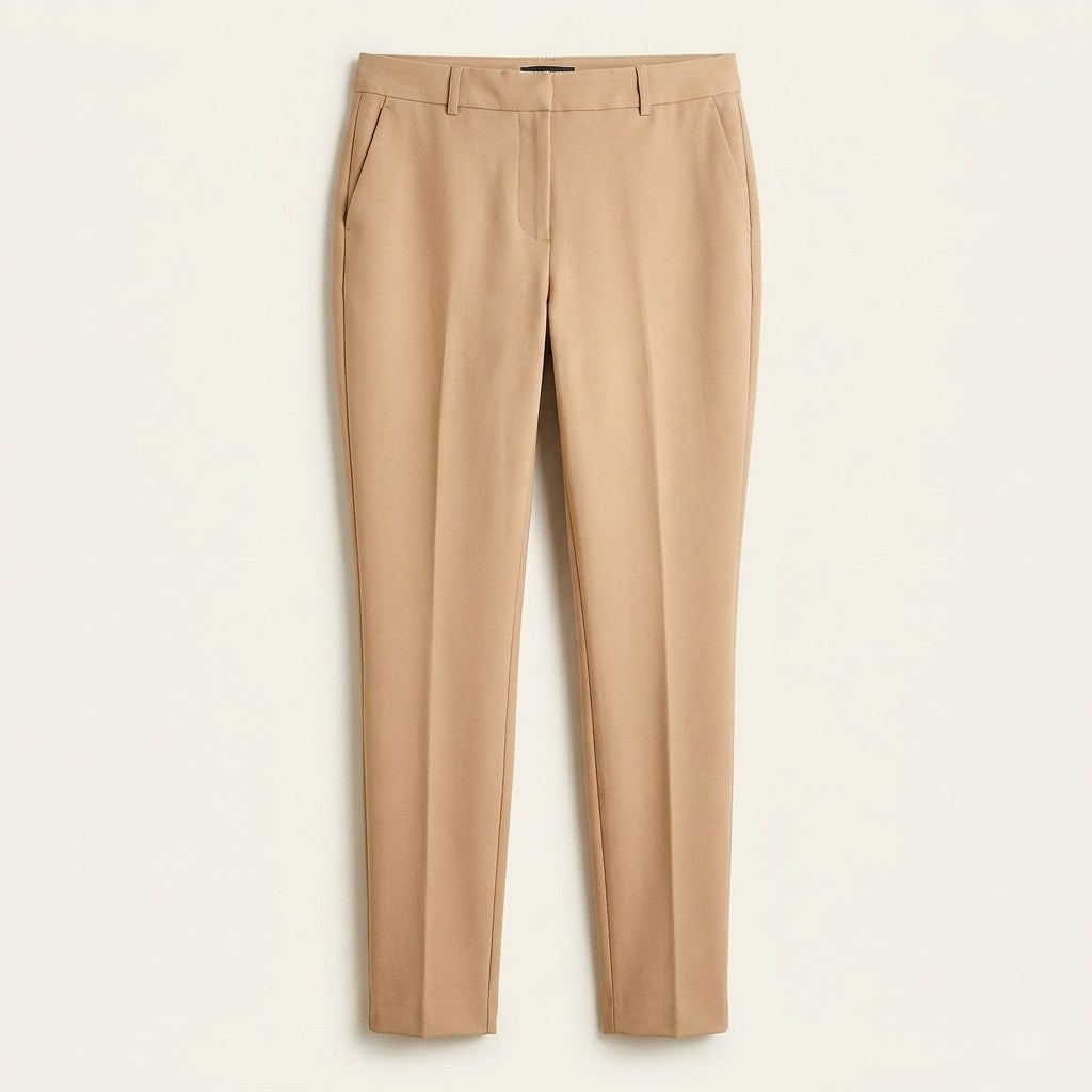 Pantalón Formal Slim Camel en plano