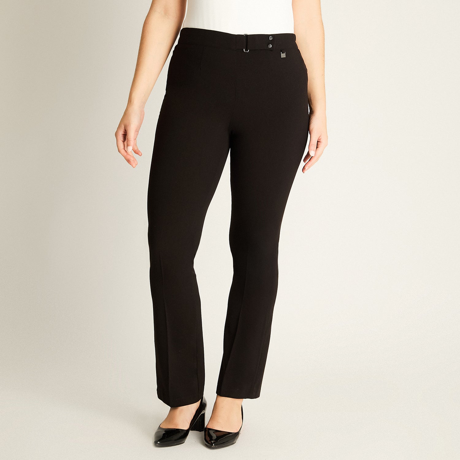 Pantalón Negro de Corte Recto