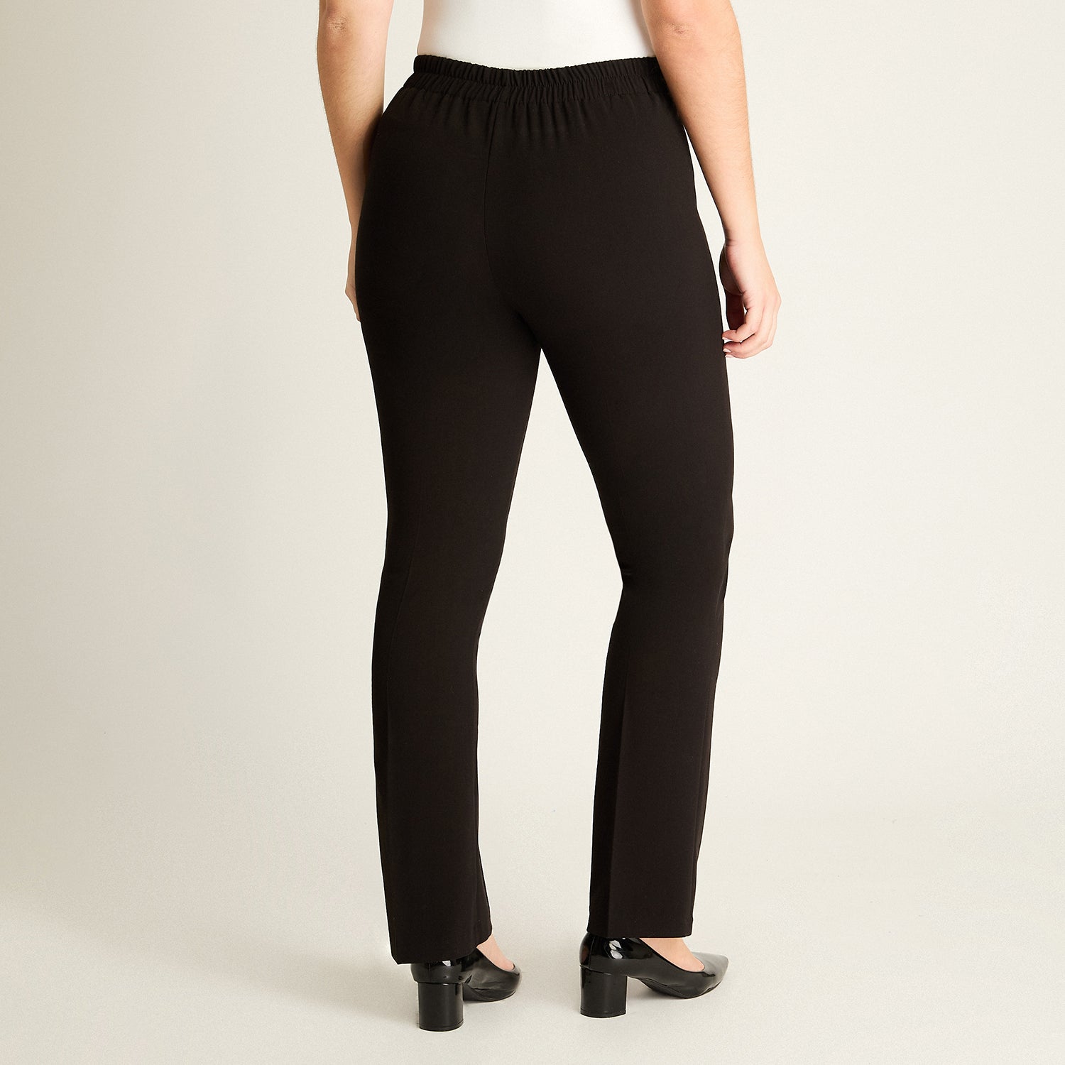 Pantalón Negro de Corte Recto