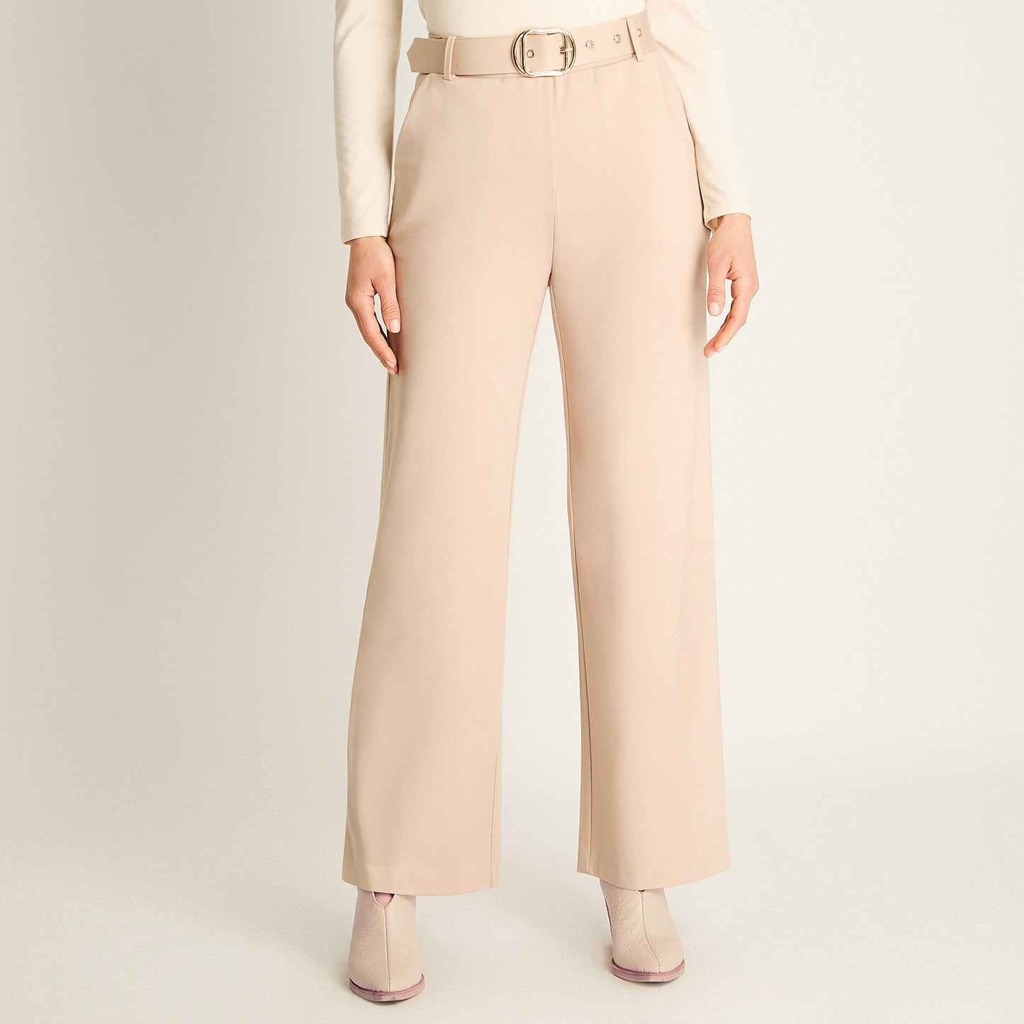 Pantalón Formal Beige Corte Recto con Cinturón