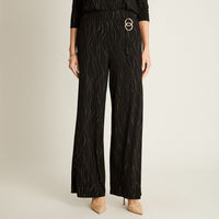 Pantalón Recto Negro con Brillo Sutil