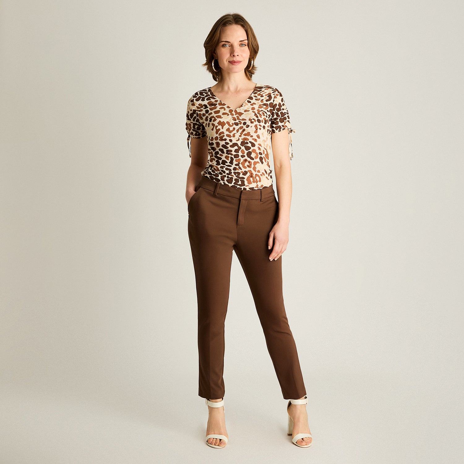 Pantalón Slim Fit Café