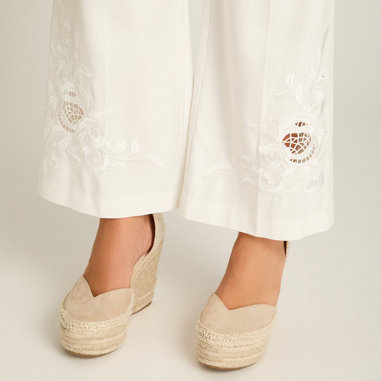 Pantalon Formal Crudo Elasticidad Nula Sin Forro Calce Normal Tela Plano