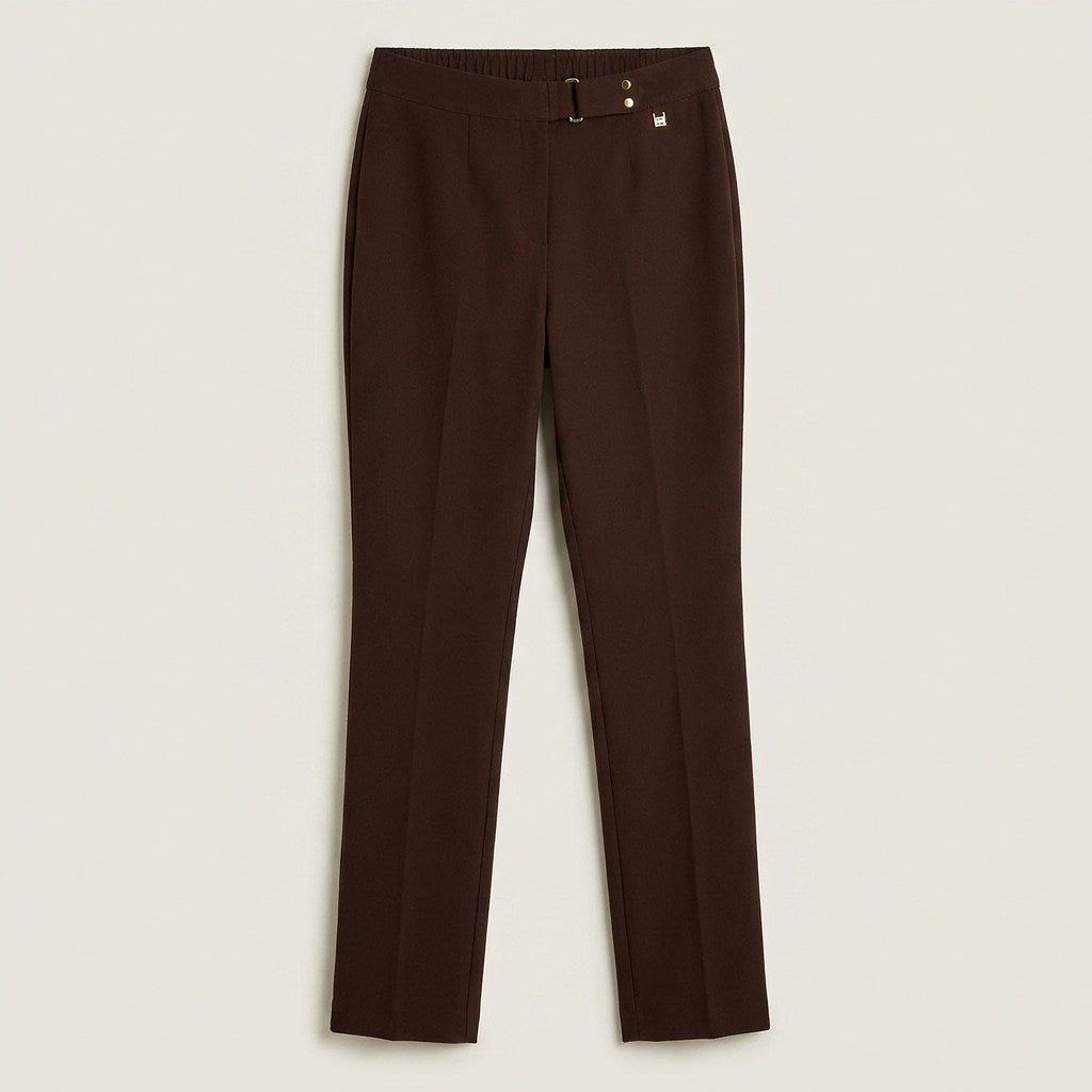 Pantalón Café Básico Recto con Pretina Elasticada en plano