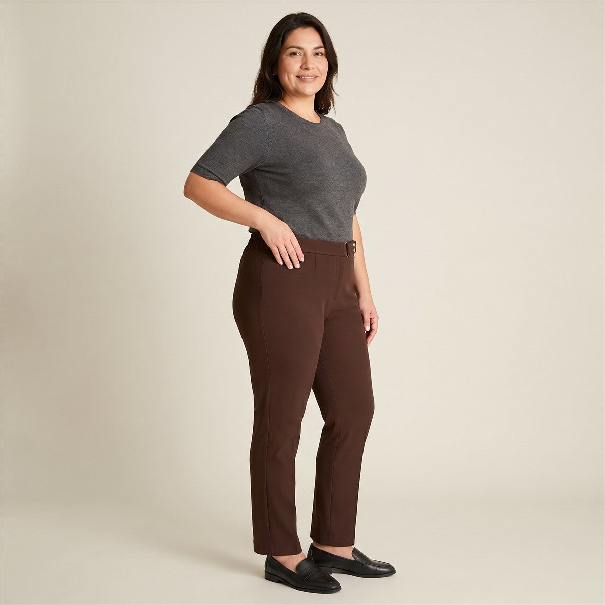 PantalÃ³n CafÃ© BÃ¡sico Recto con Pretina Elasticada en modelo plus size