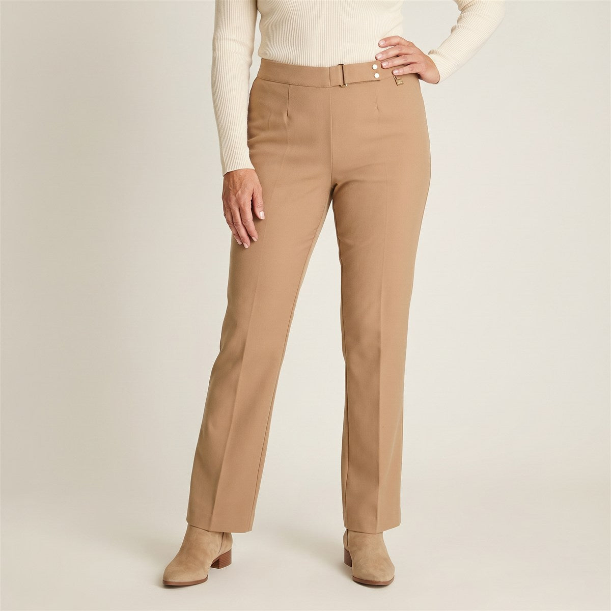 Pantalon Camel Basico Recto con Pretina Elasticada en modelo adulta