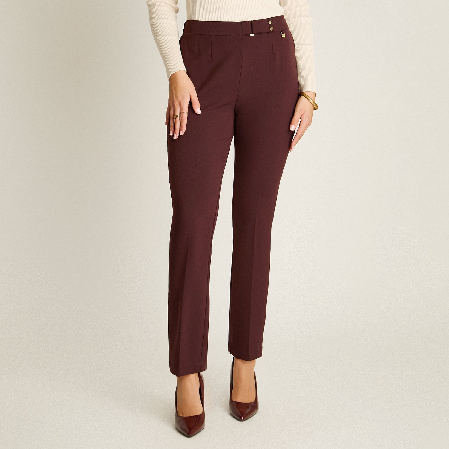 Pantalon Formal Burdeo Elasticidad Nula Sin Forro Calce Normal Tela Plano